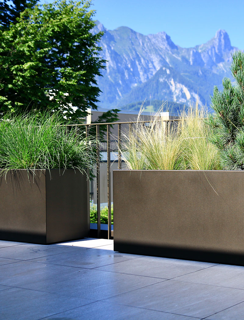 Draussen_Leben_Thun_Garten_Ausstattung_Pflanztroege